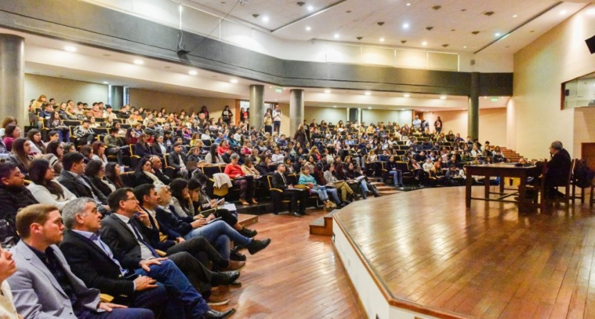 Comenzó en la Facultad de Derecho el curso de Derecho al Consumidor impulsado por la Legislatura