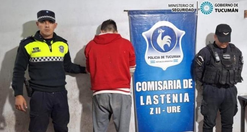 Atrapan a un ladrón que había robado una cartera y ropa que estaban dentro de un auto