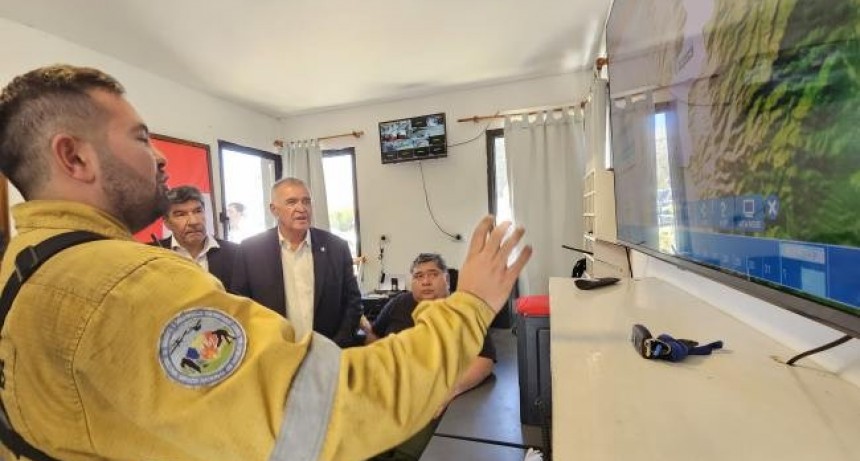 Jaldo expresó que se asiste a productores afectados por incendios en los cerros tucumanos