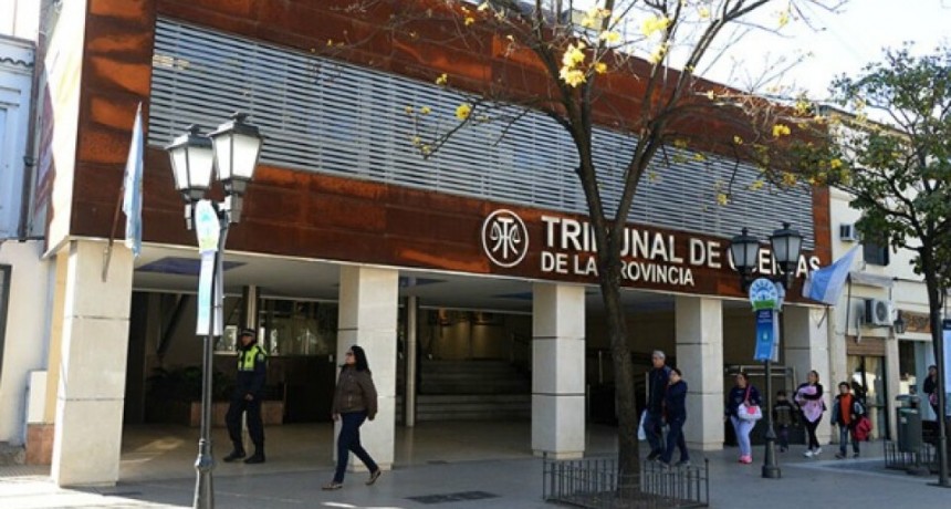 Tribunal de Cuentas: el presidente del organismo habría designado a 11 jugadores de un club de rugby
