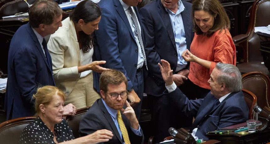 Fracasó el intento de avanzar contra el DNU que le asigna $100.000 millones a la SIDE