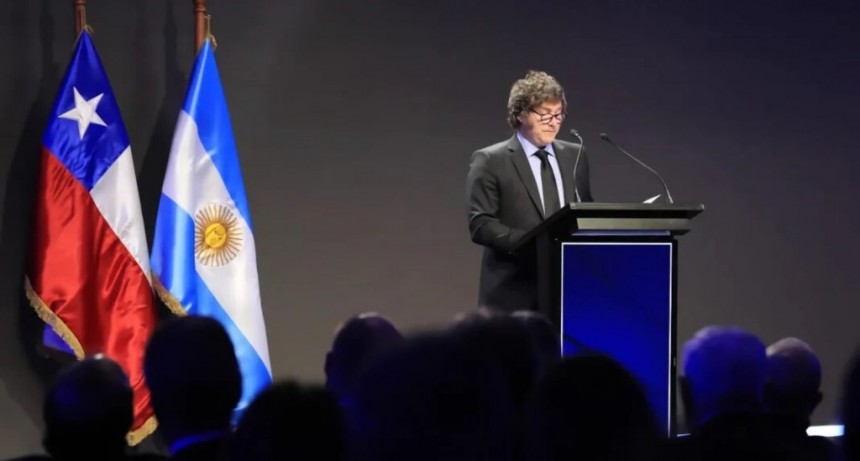 Milei destacó que la Argentina tendrá este año un superávit de casi cuatro mil millones de dólares