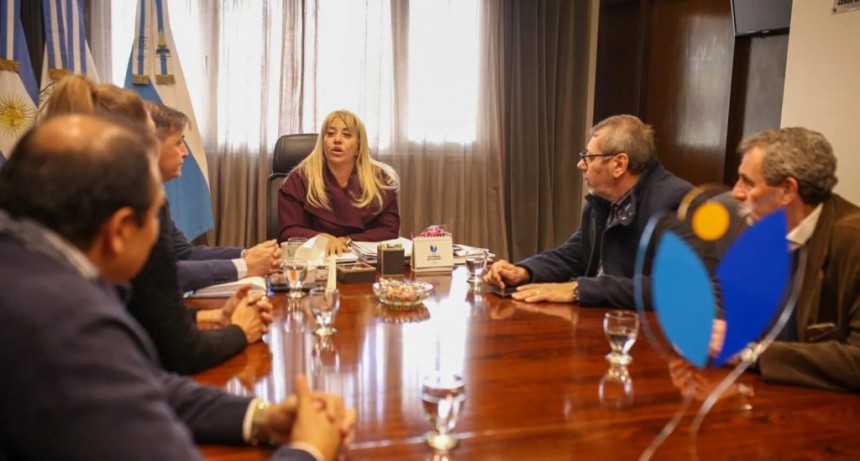 La intendenta Chahla recibió a los representantes de AETAT