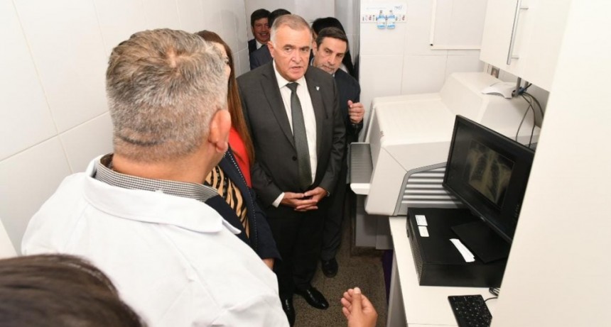 La Provincia entregó un nuevo mamógrafo y un ecógrafo para el Área Operativa