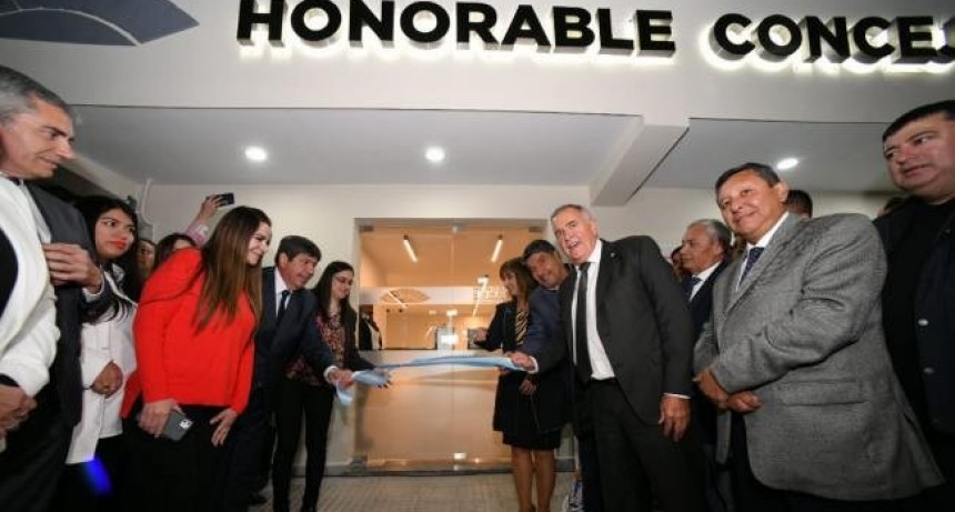 El Gobernador inauguró obras de remodelación en el Concejo Deliberante
