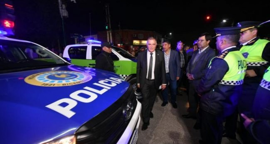 La Provincia entregó de vehículos para el mantenimiento del municipio y seguridad