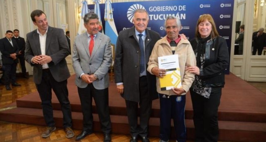 El Gobierno de Tucumán entregó 140 escrituras