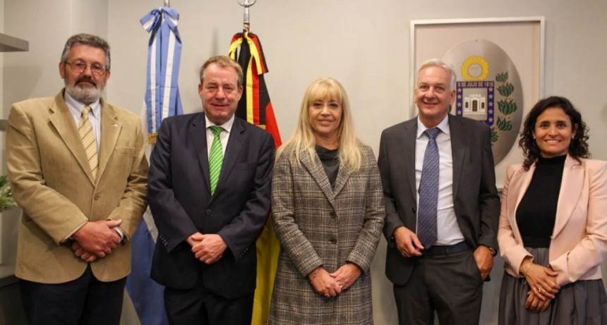 La intendenta Chahla recibió al embajador de Alemania