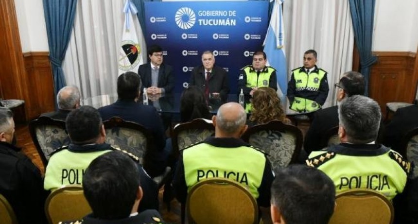 El Gobernador se reunió con el ministro de Seguridad y la plana mayor de la Policía