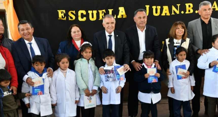 El Gobierno de Tucumán entregó 307 Boletos Estudiantiles Gratuitos en La Florida