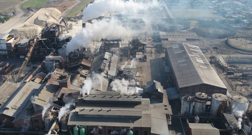 Contaminación: imponen una multa por $24 millones a dos ingenios