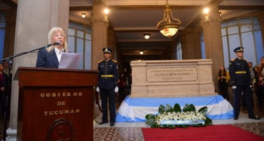 En Casa de Gobierno homenajearon a Juan Bautista Alberdi a 214 años de su nacimiento