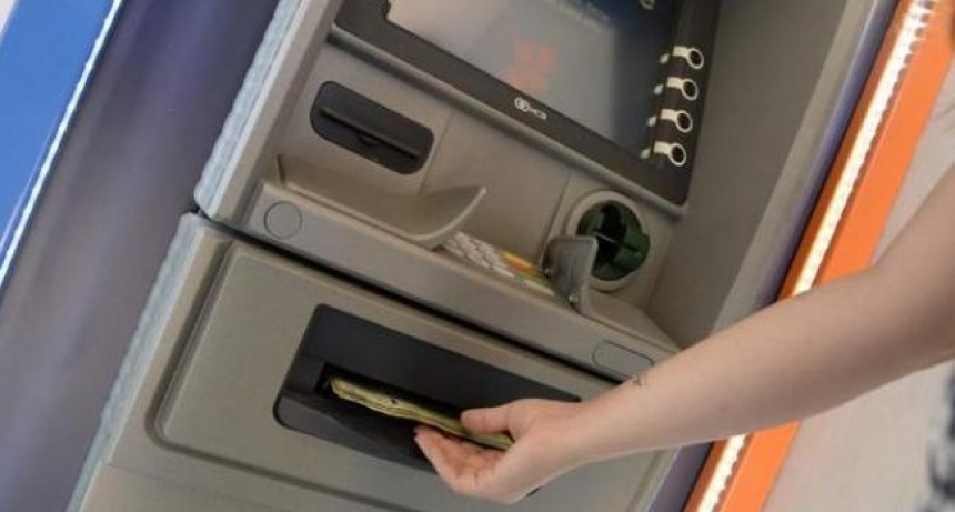 Mañana comienza el pago salarial del 80% a empleados estatales