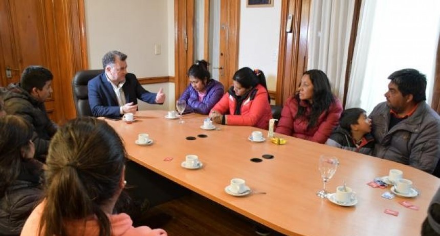 El gobierno asistirá a los artesanos afectados por el incendio en El Indio