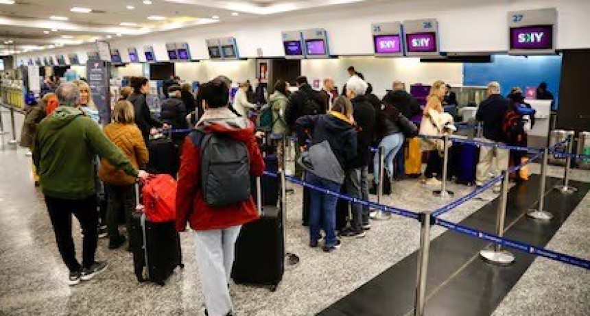 Los gremios aeronáuticos advierten sobre una escalada del conflicto y posibles nuevas protestas