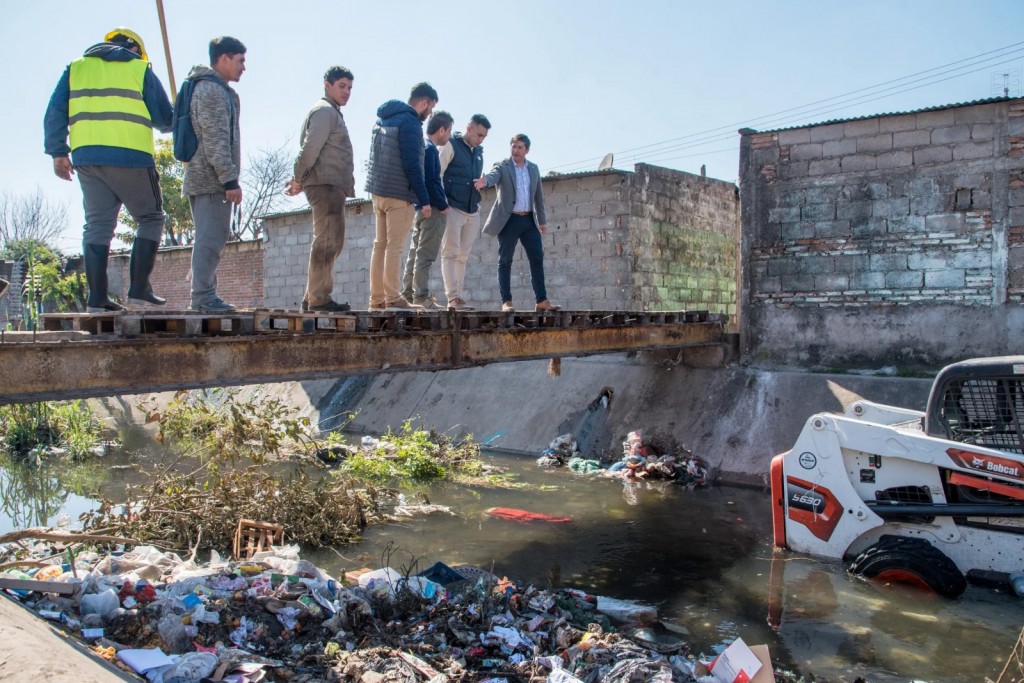 Refuerzan limpieza de canales pluviales para prevenir inundaciones