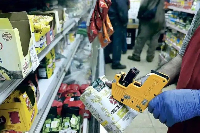 El Gobierno apuesta a la competencia para frenar subas de precios