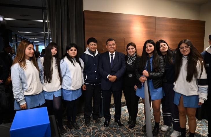 Estudiantes de Banda del Río Salí debaten políticas educativas con autoridades