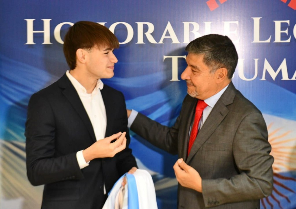Legislatura distingue a nadador tucumano que competirá en Dubái