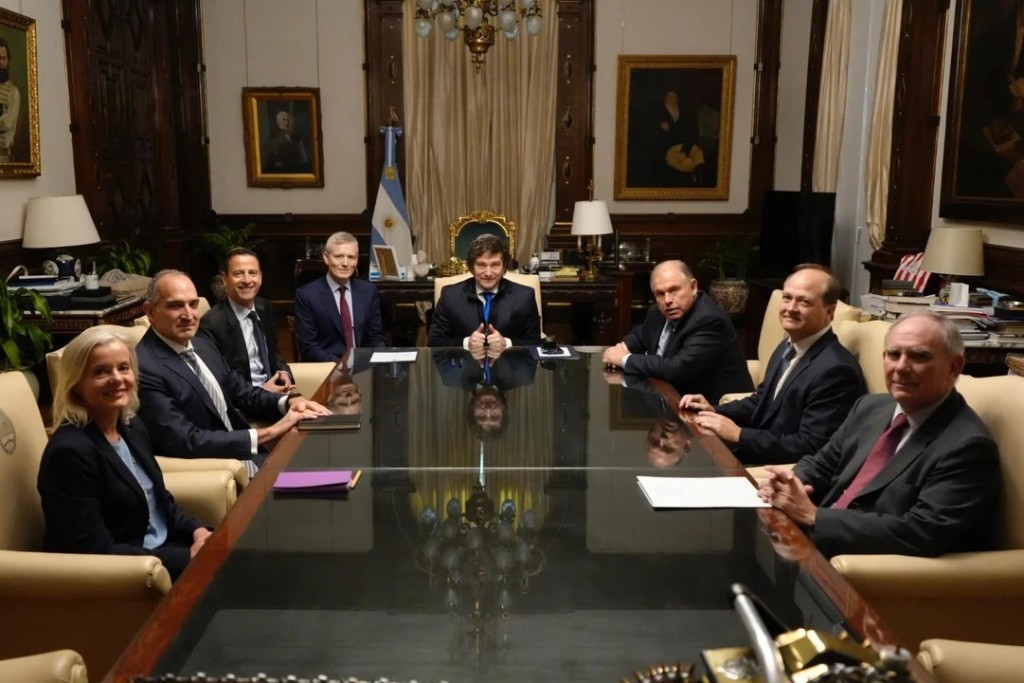 Milei recibe a gigantes mineras con inversiones por US$15.700 millones