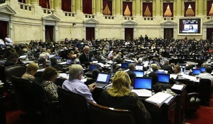 Diputados debate veto a aumento jubilatorio: otro round oposición-Gobierno