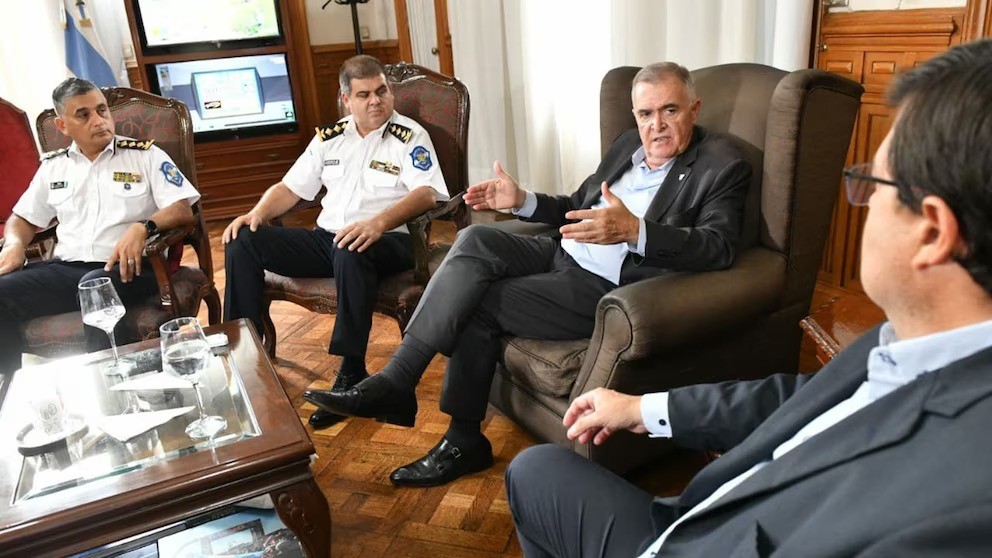 Detienen a un hombre por amenazas al gobernador Jaldo