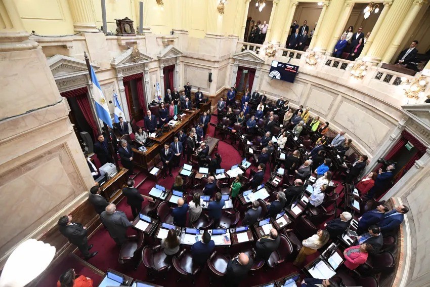 Polémica por aumento automático en dietas de senadores