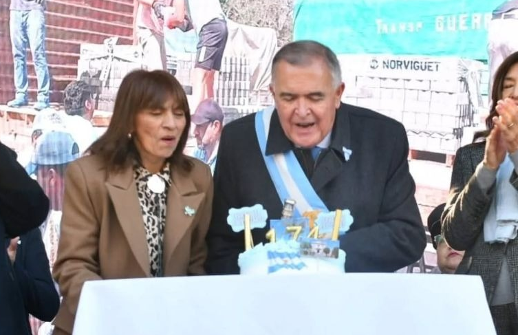 Denuncian a delegada comunal por construir mansión con fondos públicos