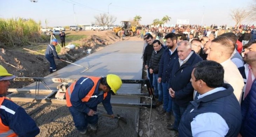 Río Colorado estrena obras de pavimento, iluminación LED y plaza renovada