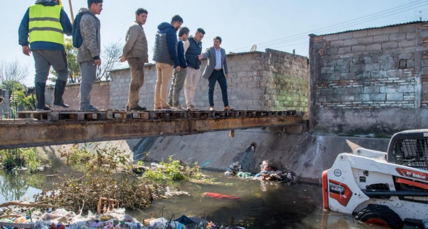 Refuerzan limpieza de canales pluviales para prevenir inundaciones