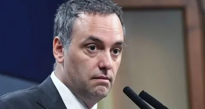 Adorni respondió a Mondino tras las críticas a Milei