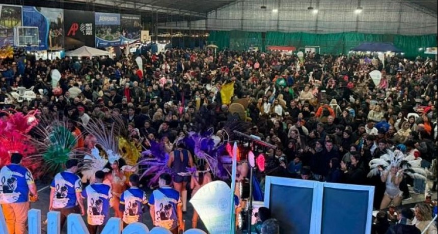 Aguilares vibró con el sánguche de milanesa y el folklore tucumano