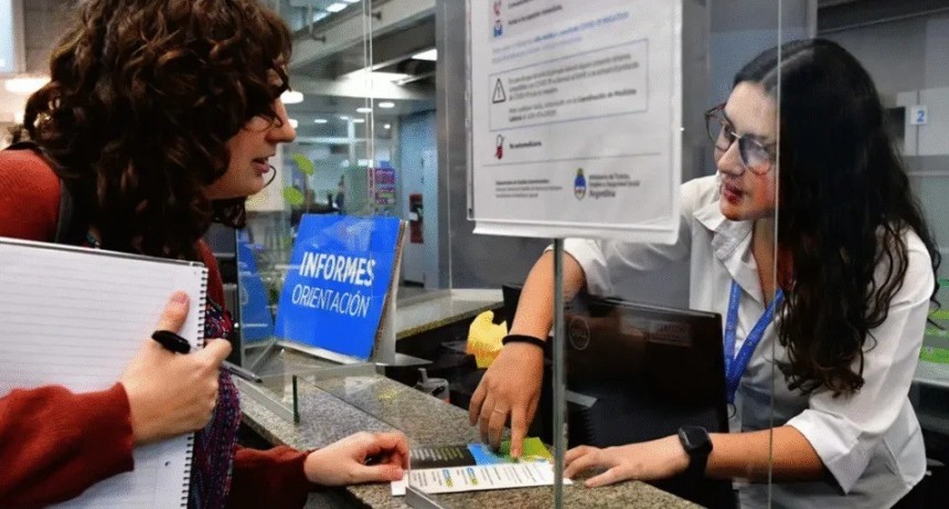 Un informe revela que cayó el empleo y el salario en el sector público
