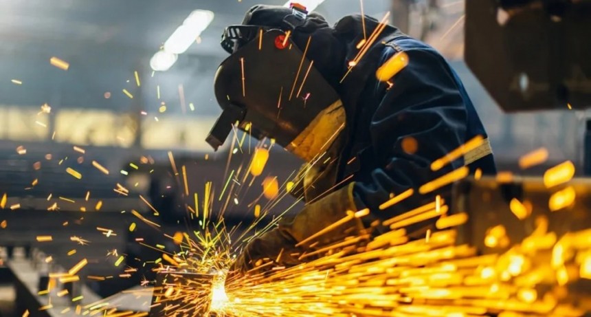 La industria metalúrgica crece levemente en julio