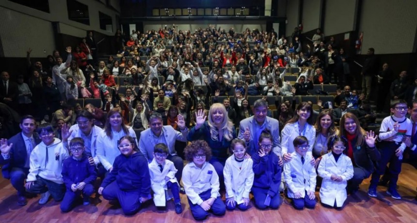 La Municipalidad supera las 500 entregas de eco lentes reciclados a docentes y alumnos