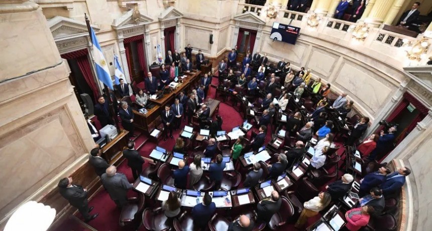 Polémica por aumento automático en dietas de senadores