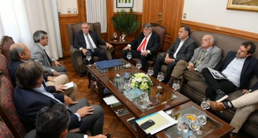 Jaldo y la UIA firman convenio para crear el Observatorio PyME