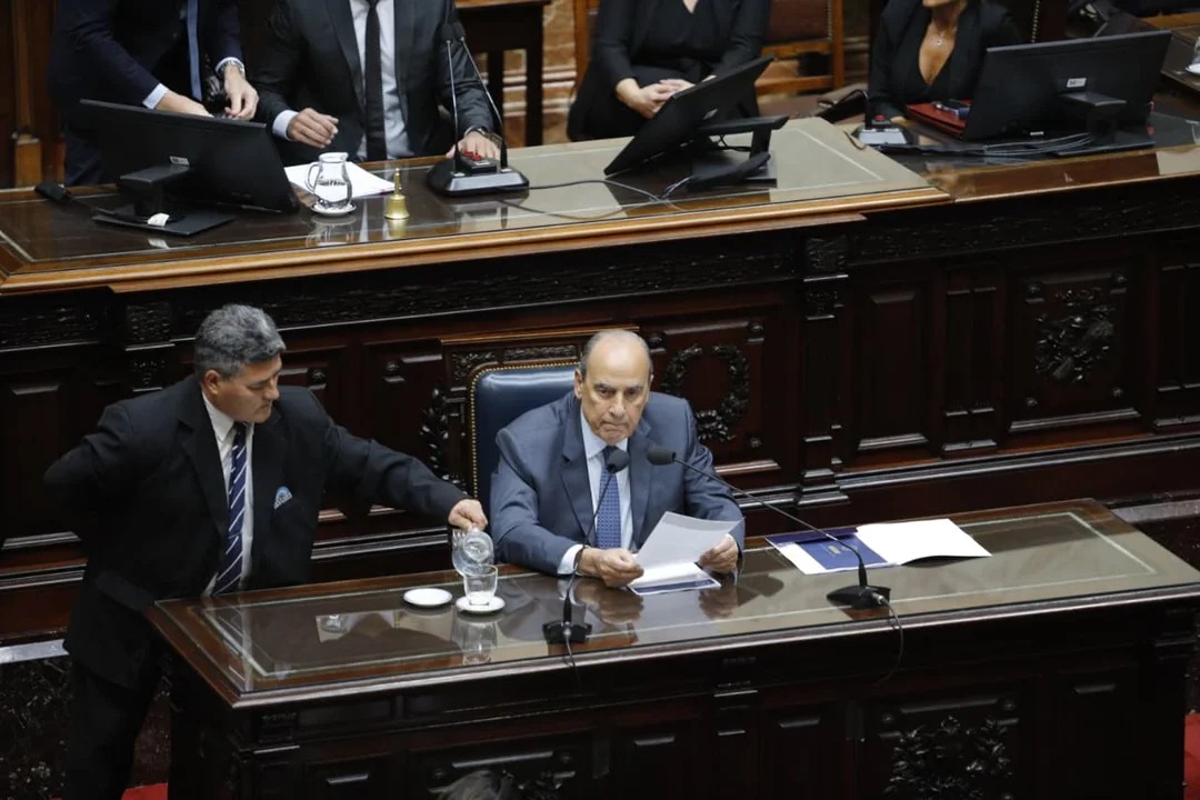 Francos defiende la gestión: 