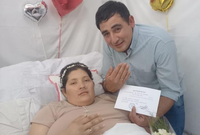 Florencia, una paciente terminal, se casó con su gran amor en el hospital de Concepción