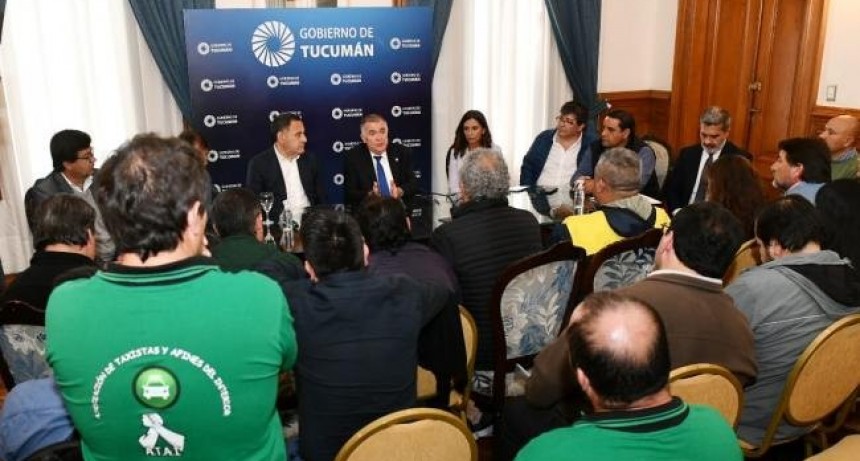 Jaldo se reunió en Casa de Gobierno con taxistas autoconvocados y declaro ilegal el servicio de Uber