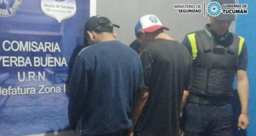 Aprehenden a dos hombres por el robo de una motocicleta