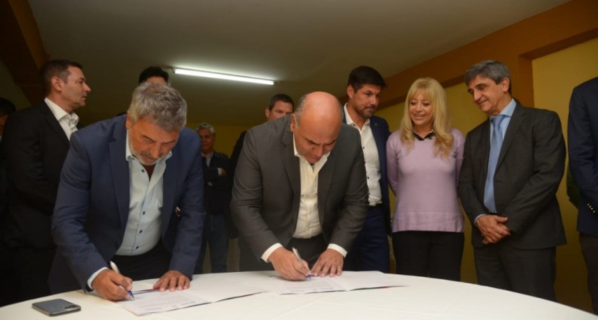 El Gobierno de Tucumán entregó 5000 tablets aportadas por el ENACOM
