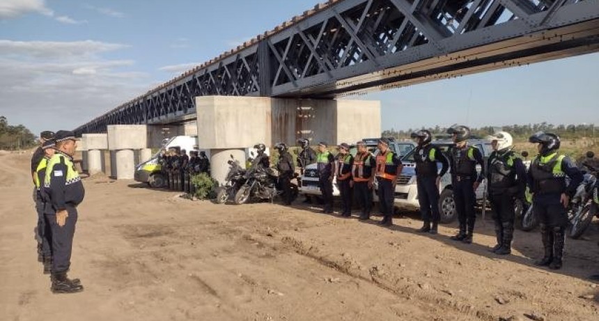 Amplio operativo de seguridad en la zona de la obra de un puente ferroviario