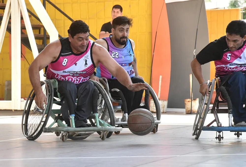 El equipo de básquet adaptado del Complejo Ledesma competirá por un lugar en la final de un torneo nacional