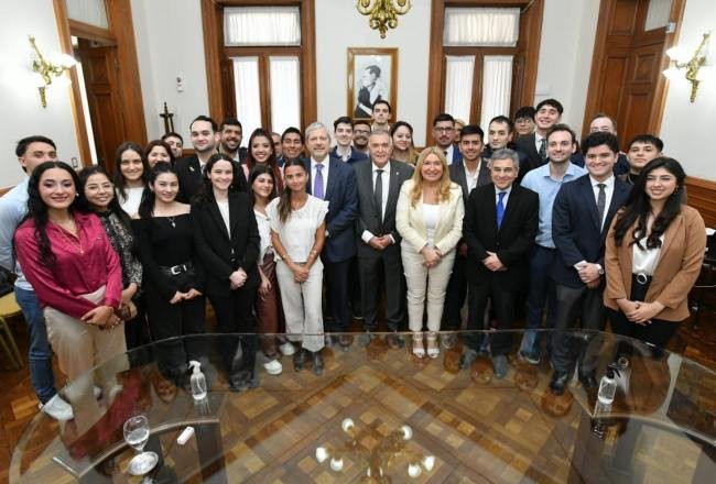 Jaldo recibió a jóvenes de la FURP en un encuentro de diálogo abierto y formación