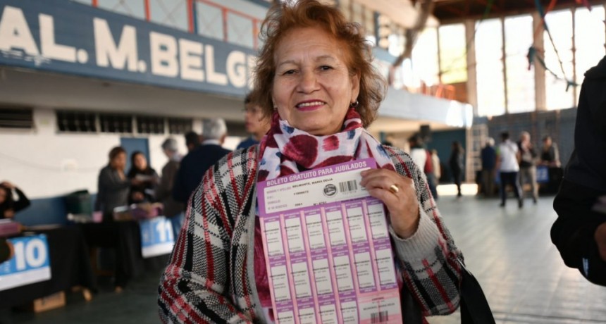 Comenzaron a entregar los boletos para jubilados
