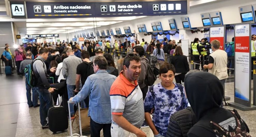 Proponen declarar como servicio esencial la aviación civil y aerocomercial