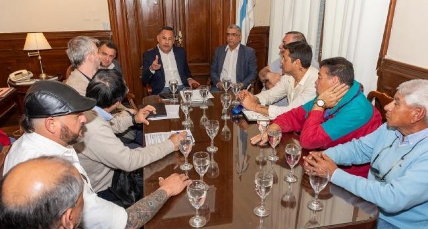 Avanzan las reuniones con los gremios estatales
