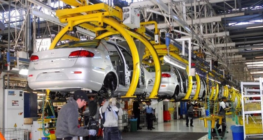 La producción automotriz aumentó en agosto 16,2% respecto a julio