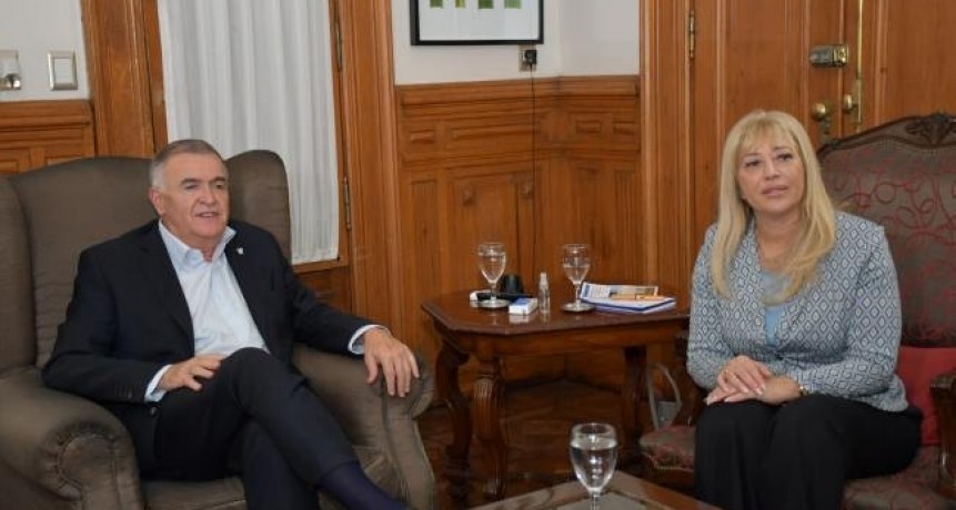 Jaldo recibió a la intendenta Chahla por el conflicto en el transporte